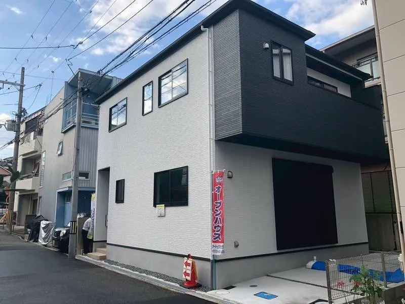 豊中市春日町5丁目新築戸建 4398万円