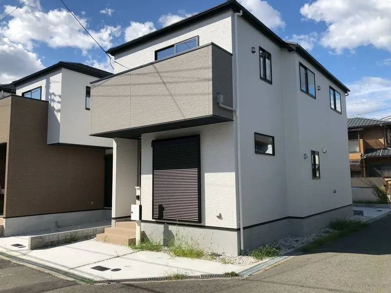 豊中市服部寿町1丁目新築戸建4号棟 5298万円