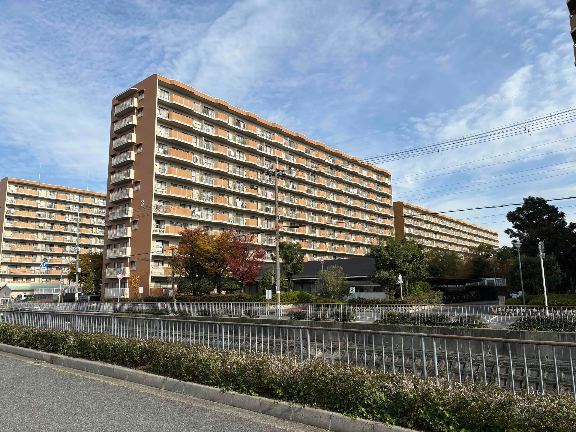 白川高層住宅3号棟 2390万円