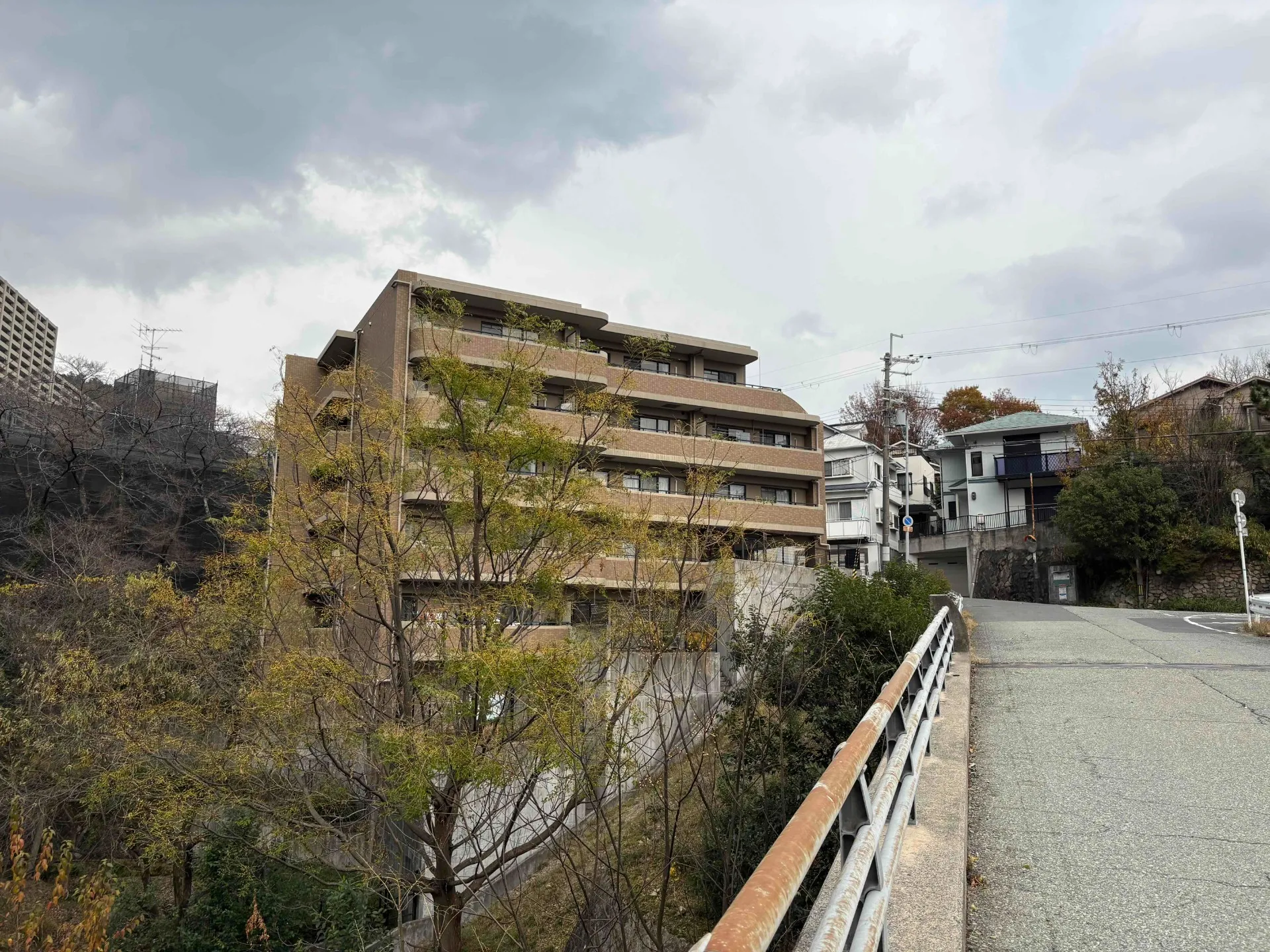 【ヴェルビュ箕面山手の売却をお考えの方へ】 箕面市不動産売却専門店サンファーストが徹底解説