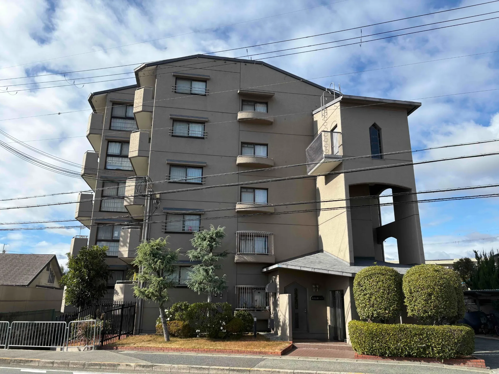 【水月公園ハイツを売却したい方へ】池田市の不動産売却に強いサンファーストが住環境重視エリアの高値売却ポイントを徹底解説